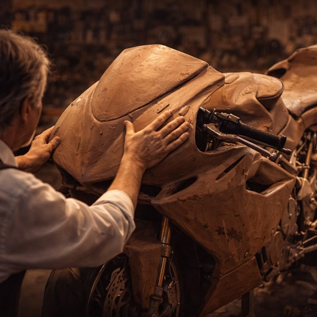 Mv Agusta F4 – La bellezza che va oltre il mercato